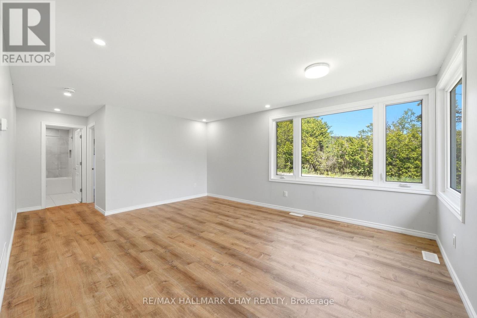 Detached at 71 LAKESHORE ROAD E, Oro-Medonte