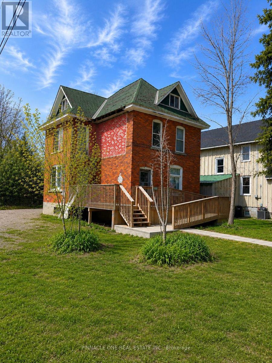 Detached at 3368 MUSKOKA STREET, Severn (Washago)