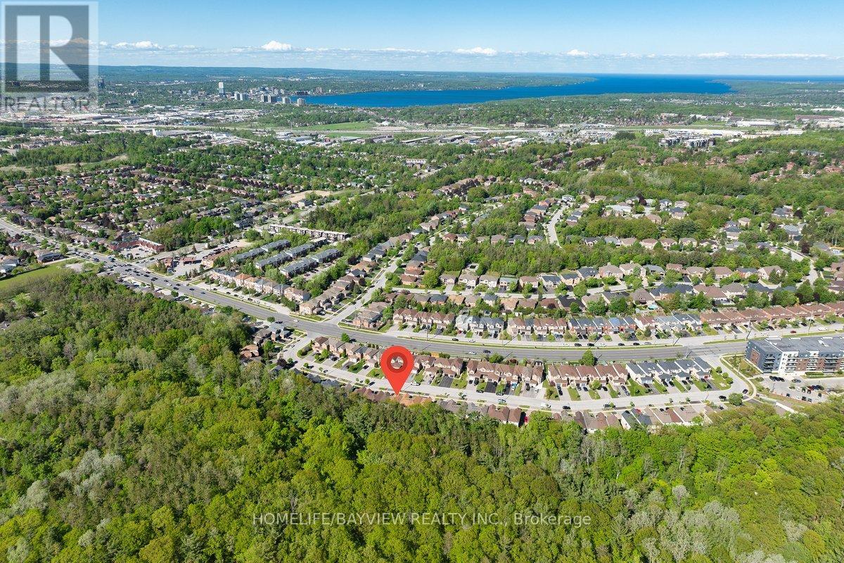 Townhouse at 52 HAWTHORNE CRESCENT, Barrie