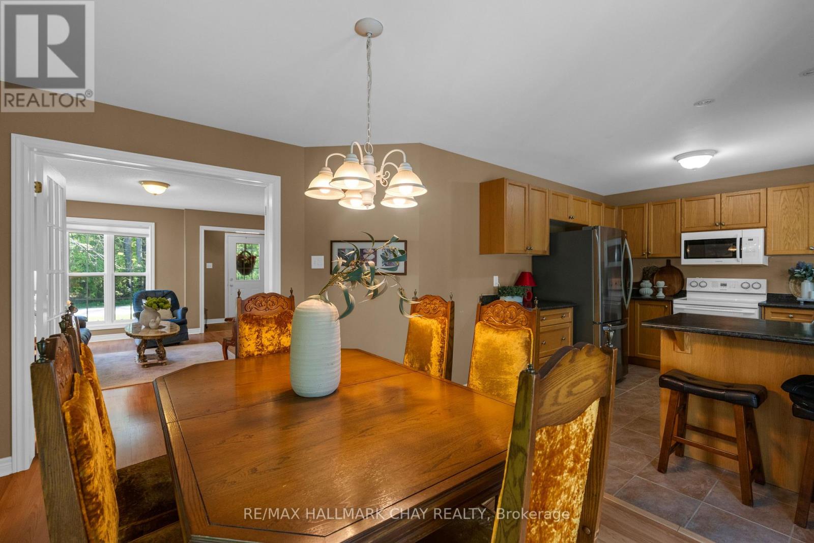 Detached at 226 MCCREA DRIVE, Clearview