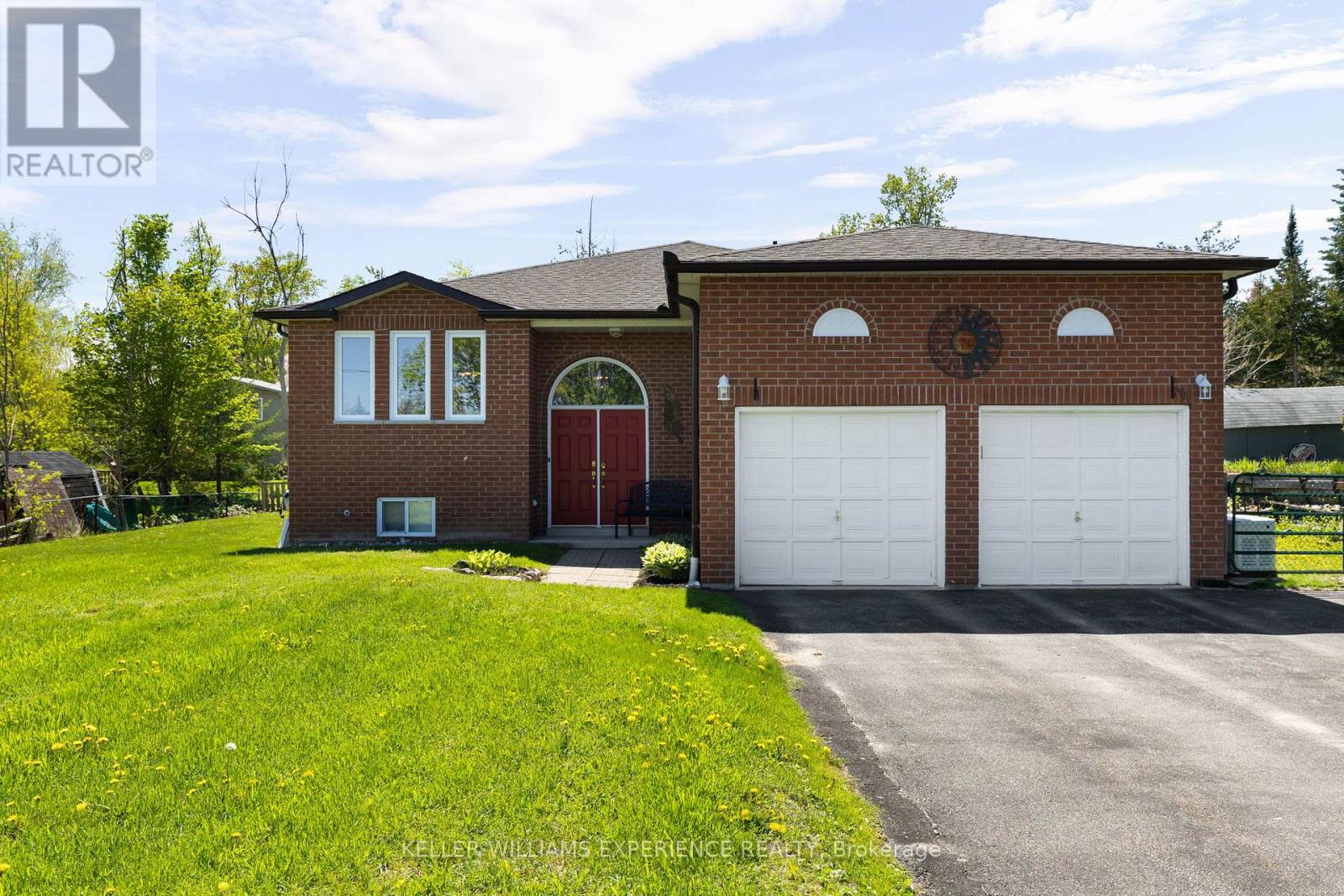 Detached at 4 CAMPBELL AVENUE, Oro-Medonte