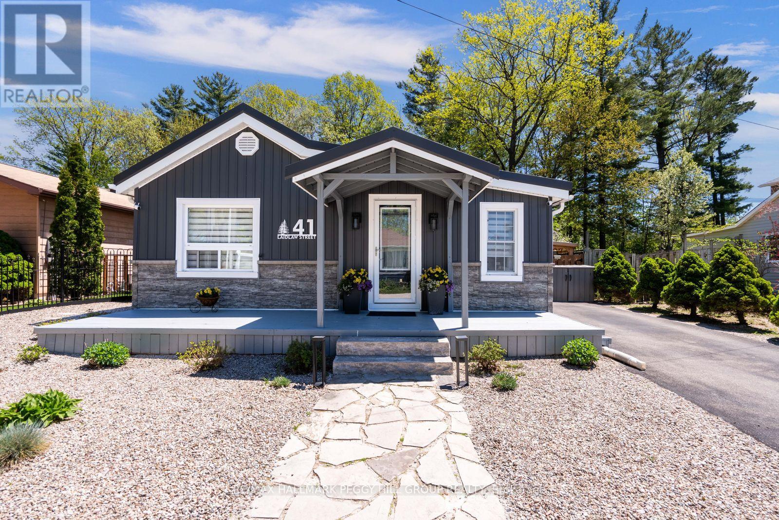 Detached at 41 LAIDLAW STREET, Wasaga Beach