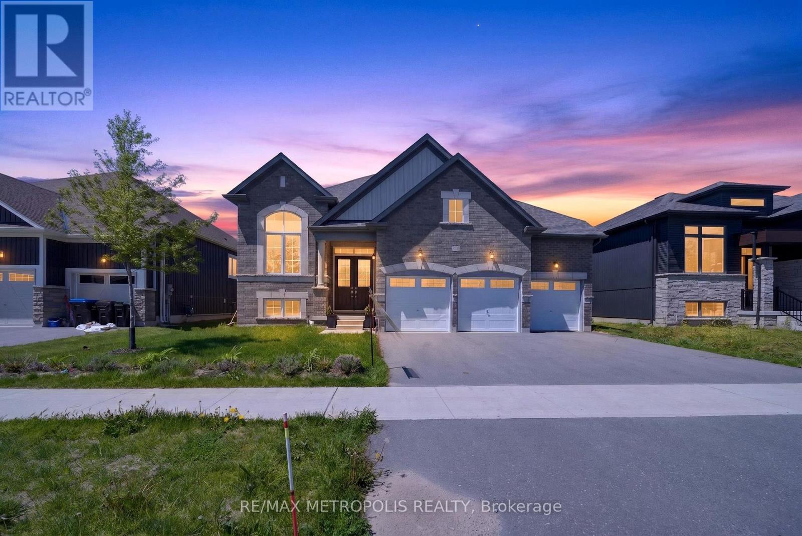 Detached at 298 RAMBLEWOOD DRIVE, Wasaga Beach