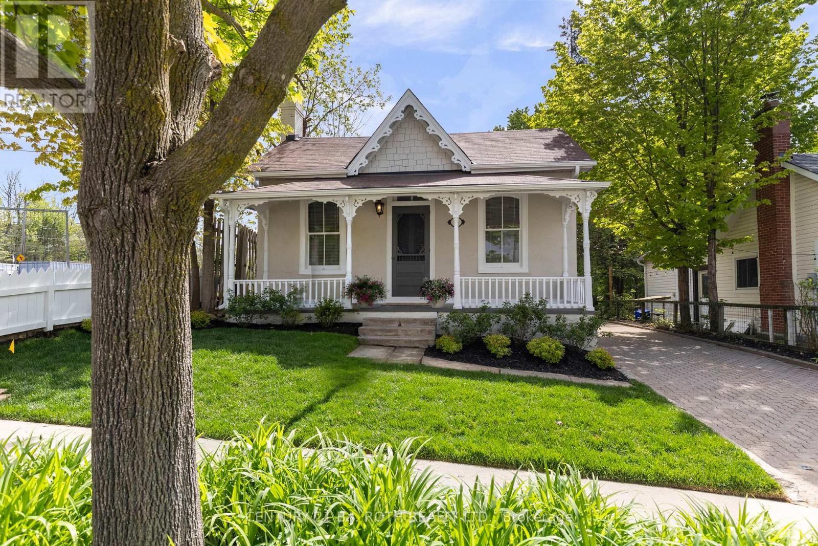 Detached at 13 NELSON SQUARE E, Barrie