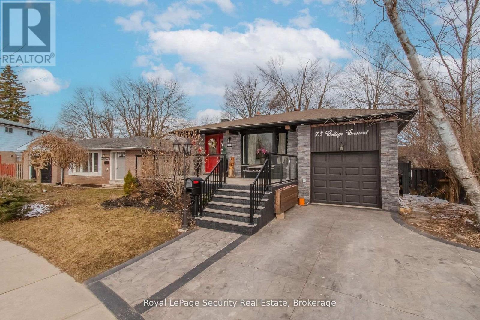 Detached at 73 COLLEGE CRESCENT, Barrie