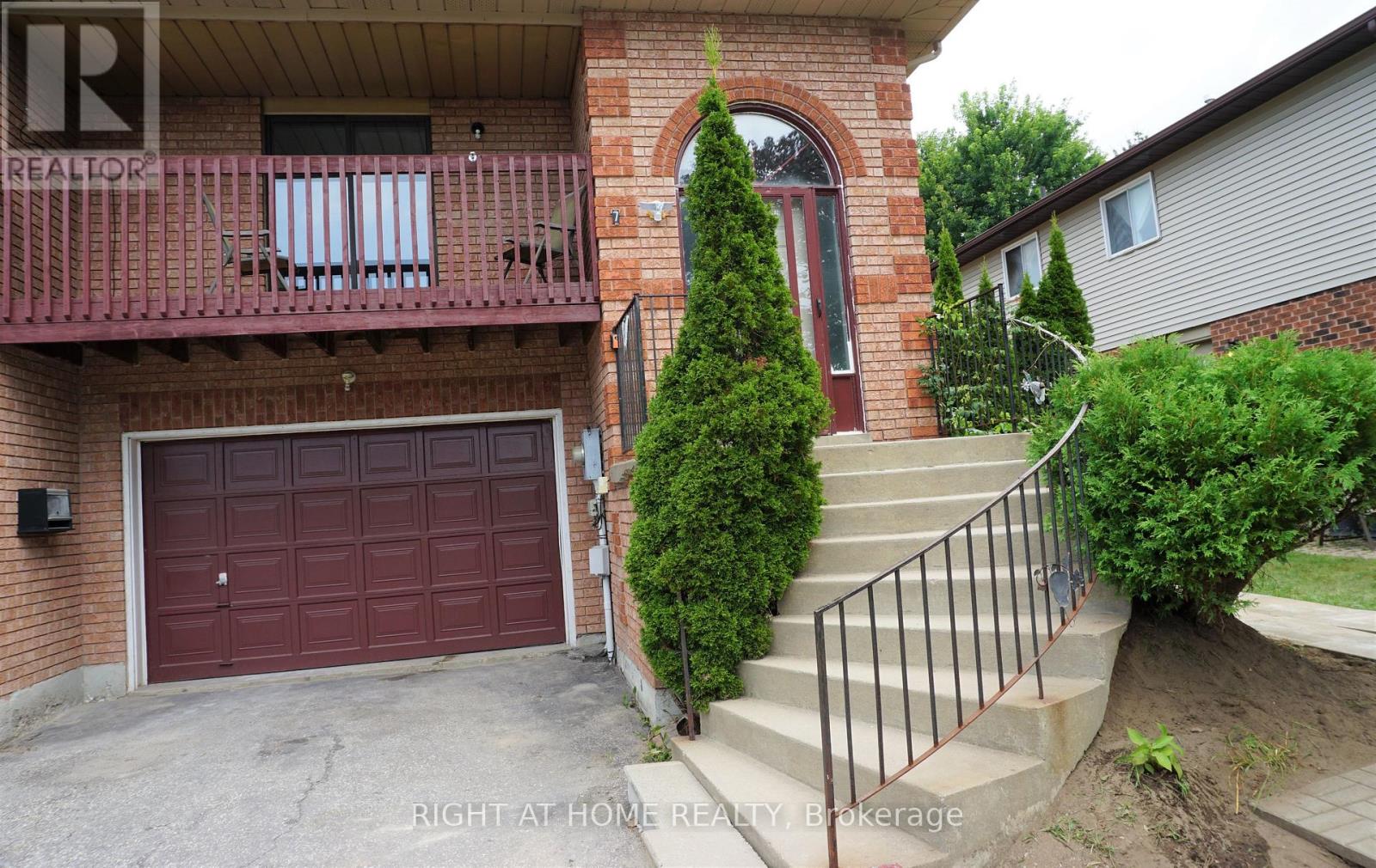 Semi-Detached/Link at A - 7 PORRITT STREET, Barrie