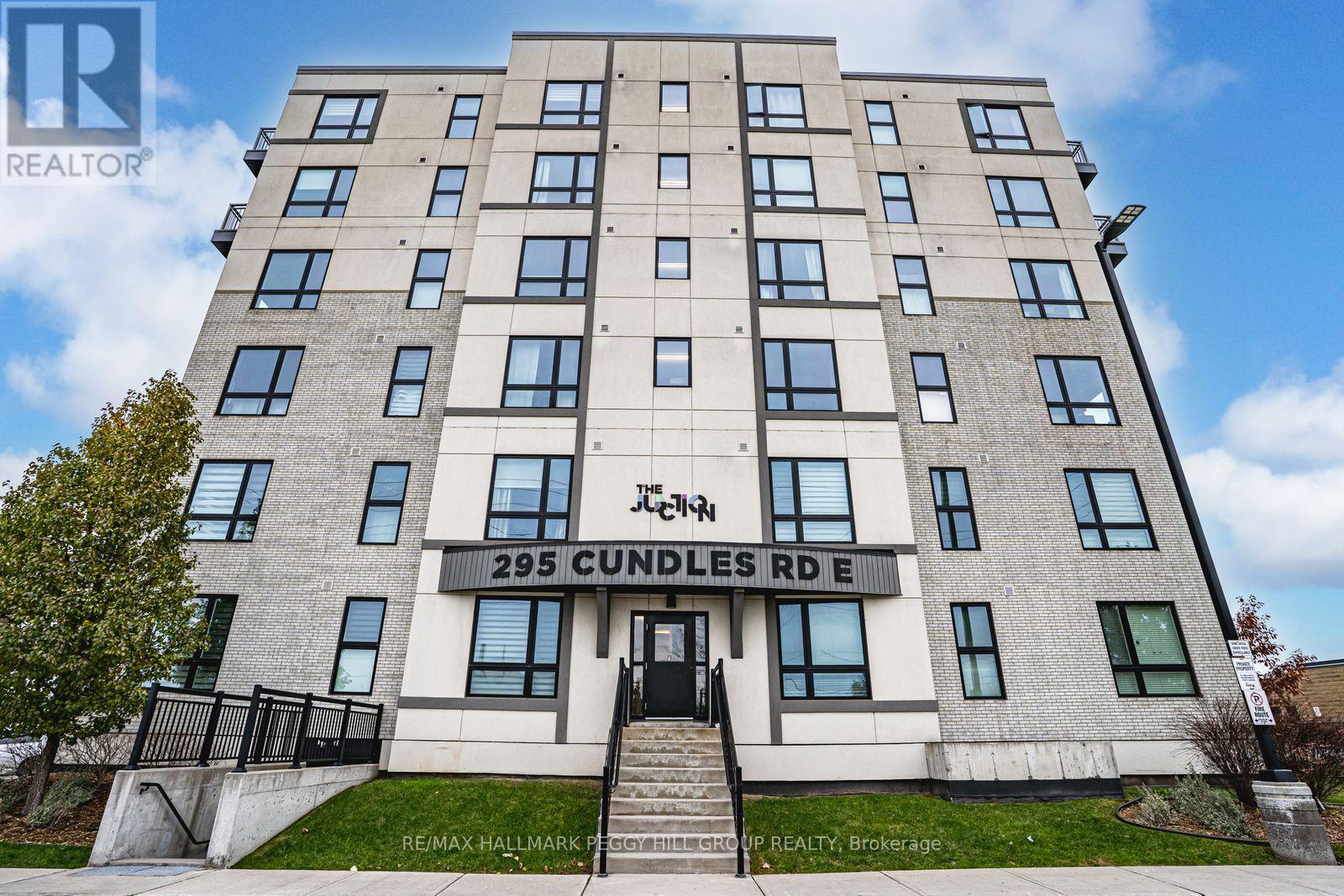 Apartment at 404 - 295 CUNDLES ROAD E, Barrie (Little Lake)
