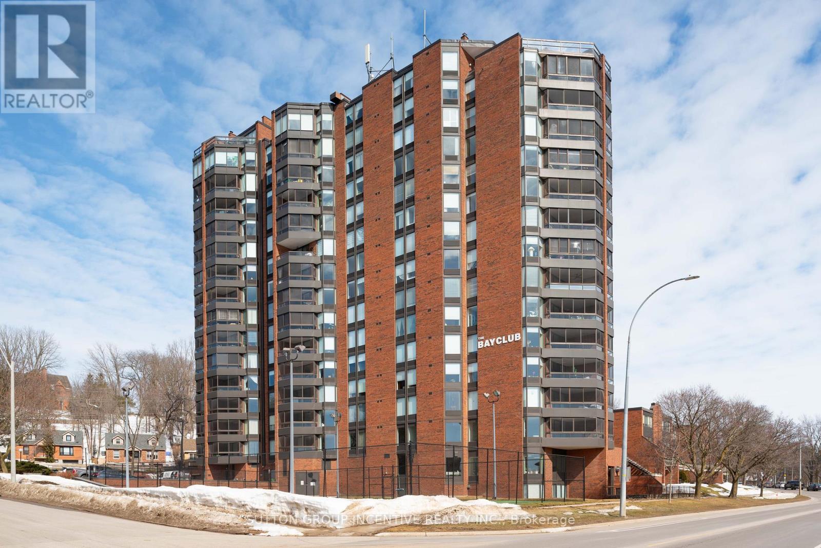 Apartment at 117 - 181 COLLIER STREET, Barrie (North Shore)