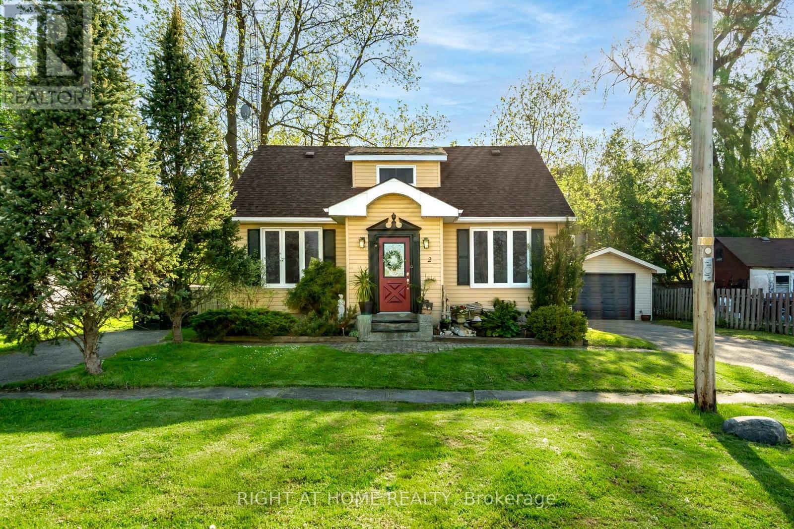 Detached at 2 HOGBACK ROAD, Clearview (New Lowell)