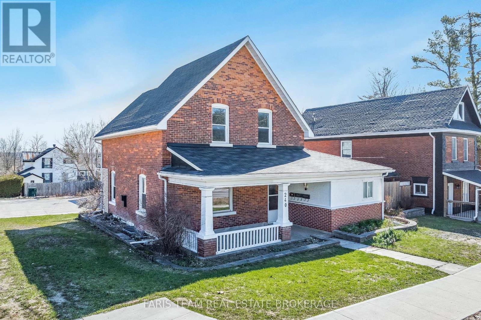 Detached at 240 LACLIE STREET, Orillia