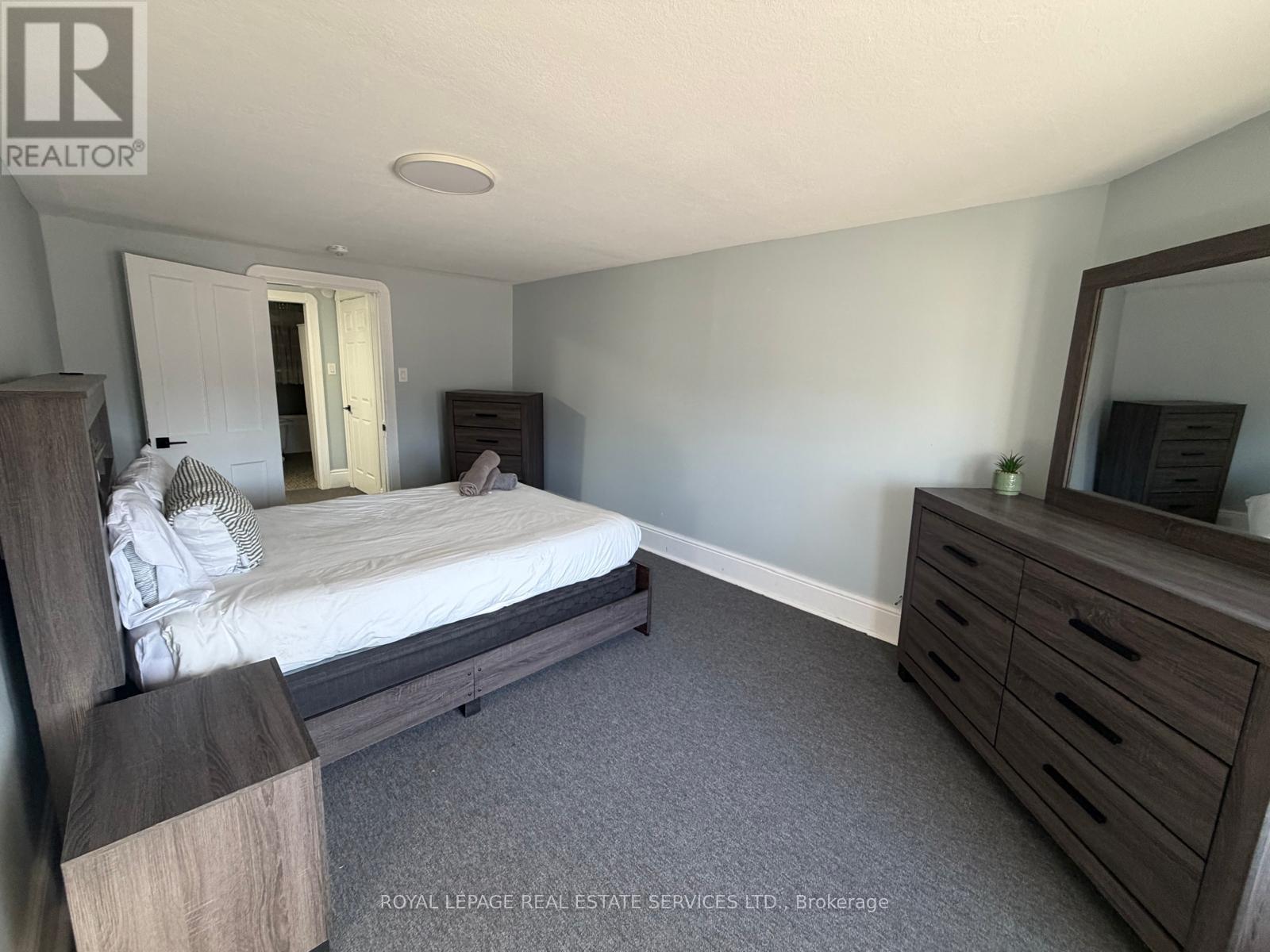 Detached at UPPER LEVEL - 100 ESSA ROAD, Barrie