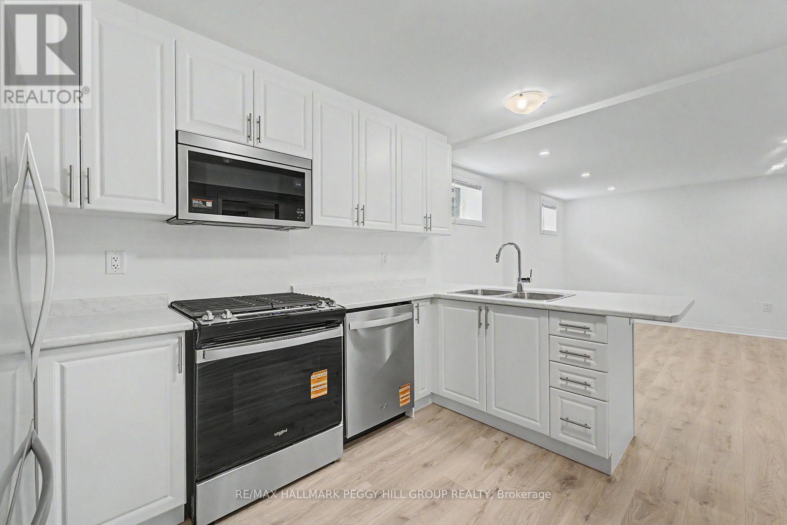 Multiplex at LOWER - 112 WEST OAK TRAIL, Barrie