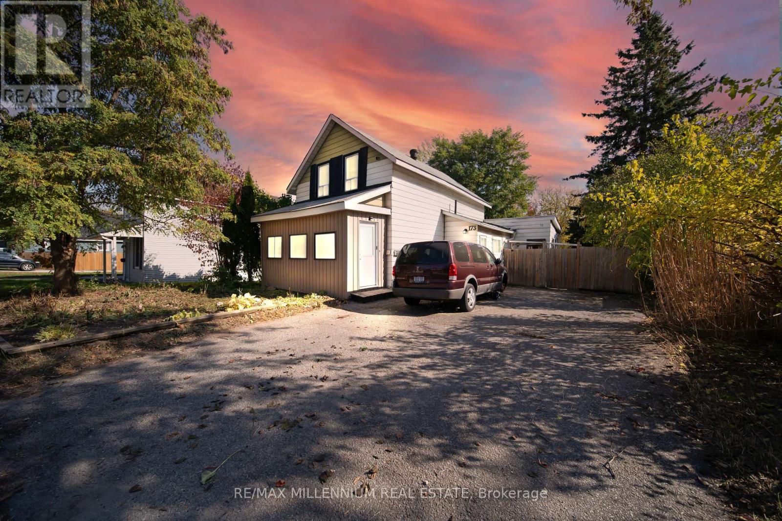 Detached at 173 BARRIE ROAD, Orillia