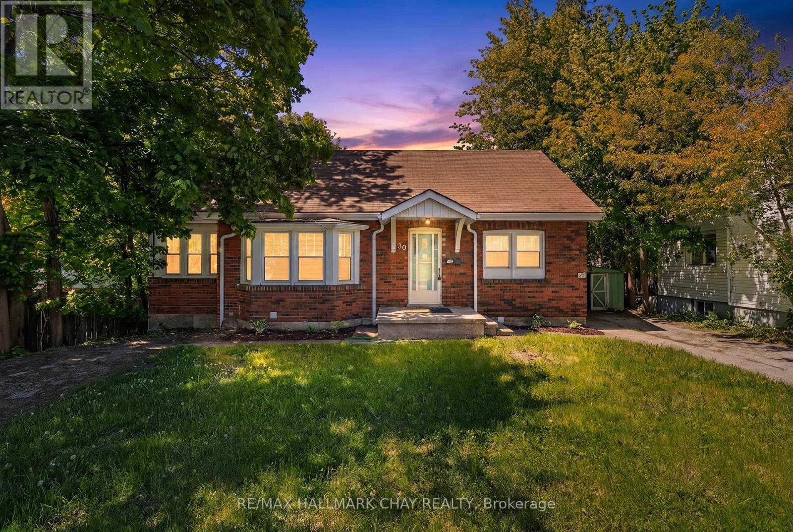 Detached at 30 PENETANG STREET, Barrie