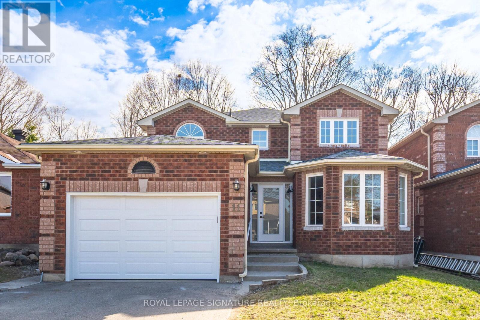 Detached at 11 WESSENGER DRIVE, Barrie (Holly)