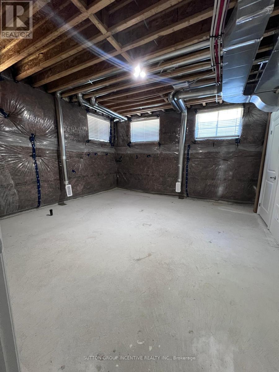 Detached at 47 BEARBERRY ROAD, Springwater