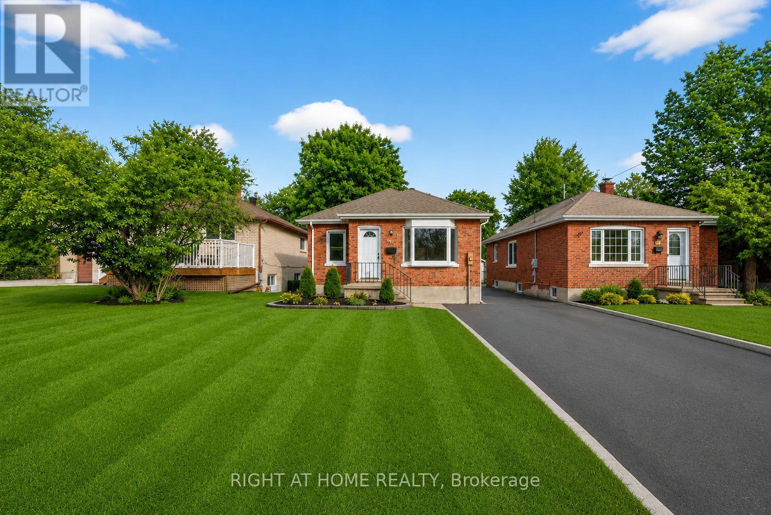 Detached at 25 THOMSON STREET, Barrie (Queen's Park)