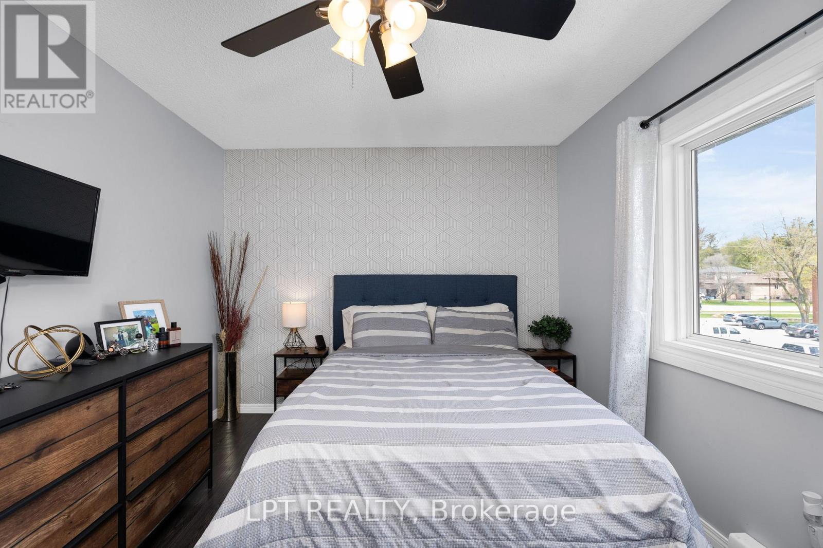 Apartment at E11 - 167 EDGEHILL DRIVE, Barrie