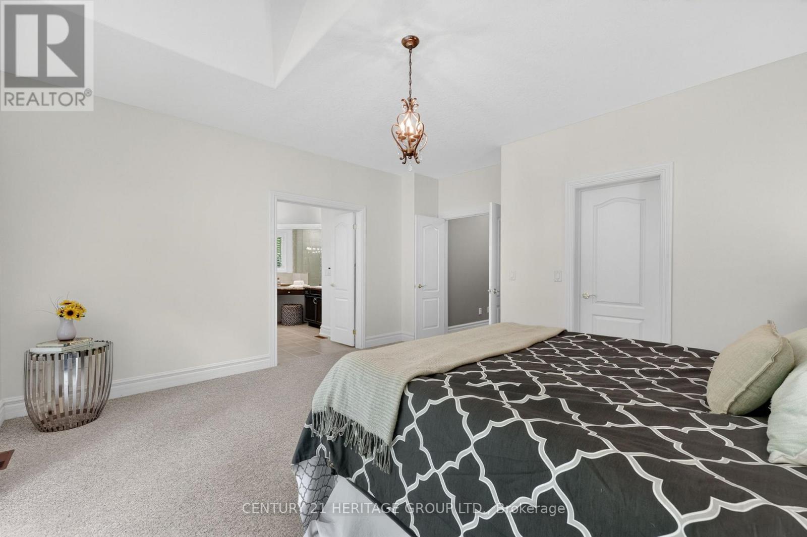 Detached at 22 LLOYD COOK DRIVE E, Springwater