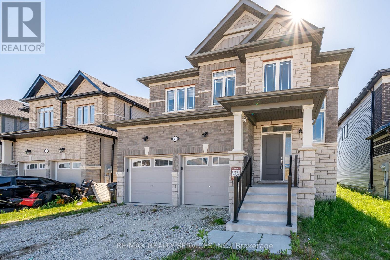 Detached at 41 UNION BOULEVARD, Wasaga Beach