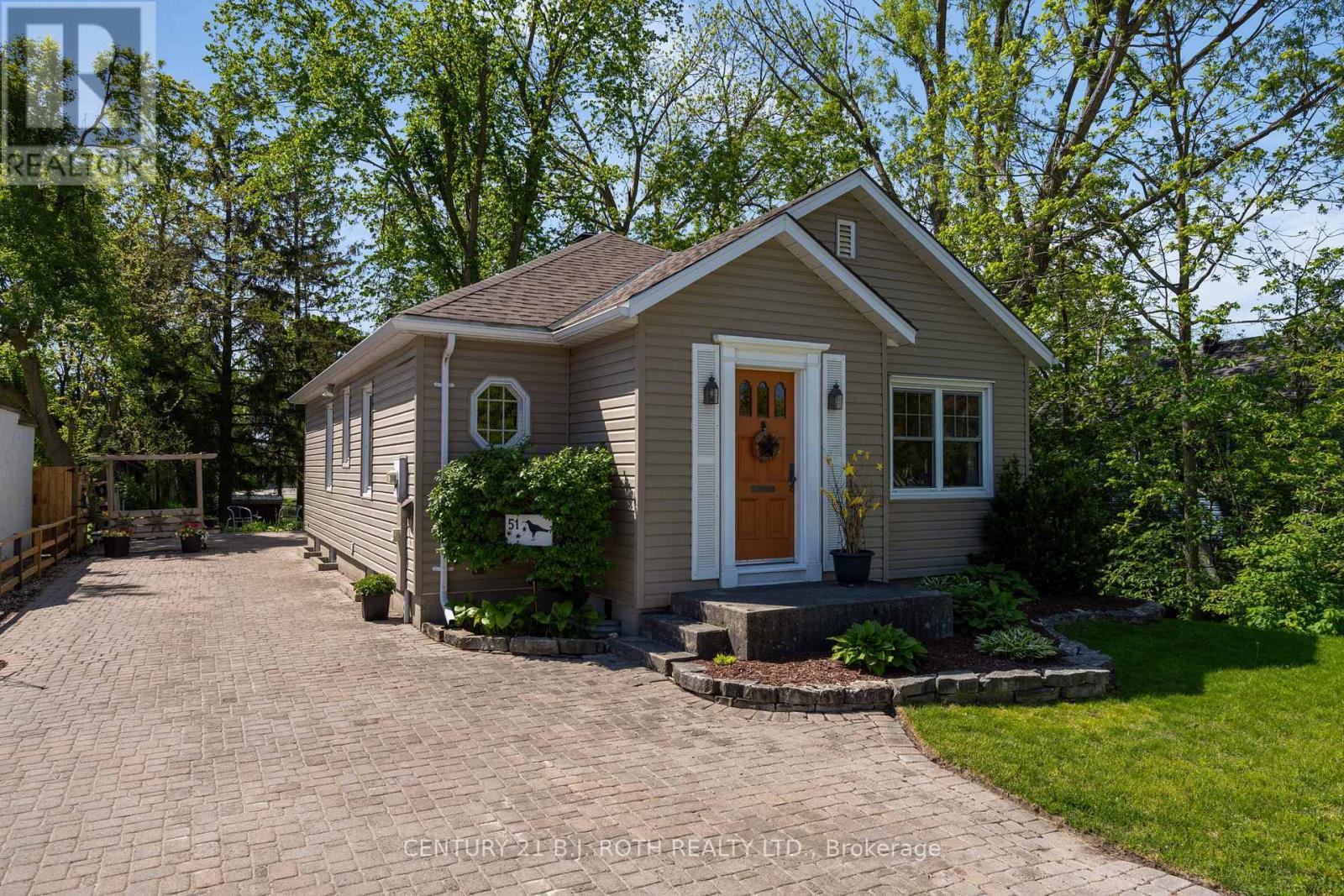 Detached at 51 HENRY STREET, Barrie (Queen's Park)