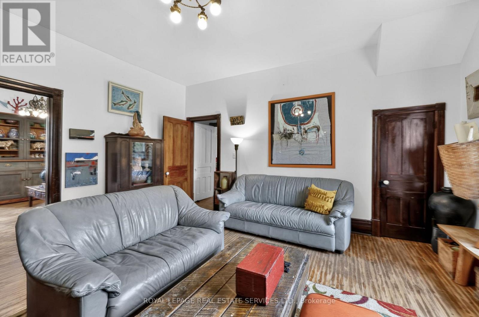 Detached at 1351 FLOS RD 11 E, Springwater