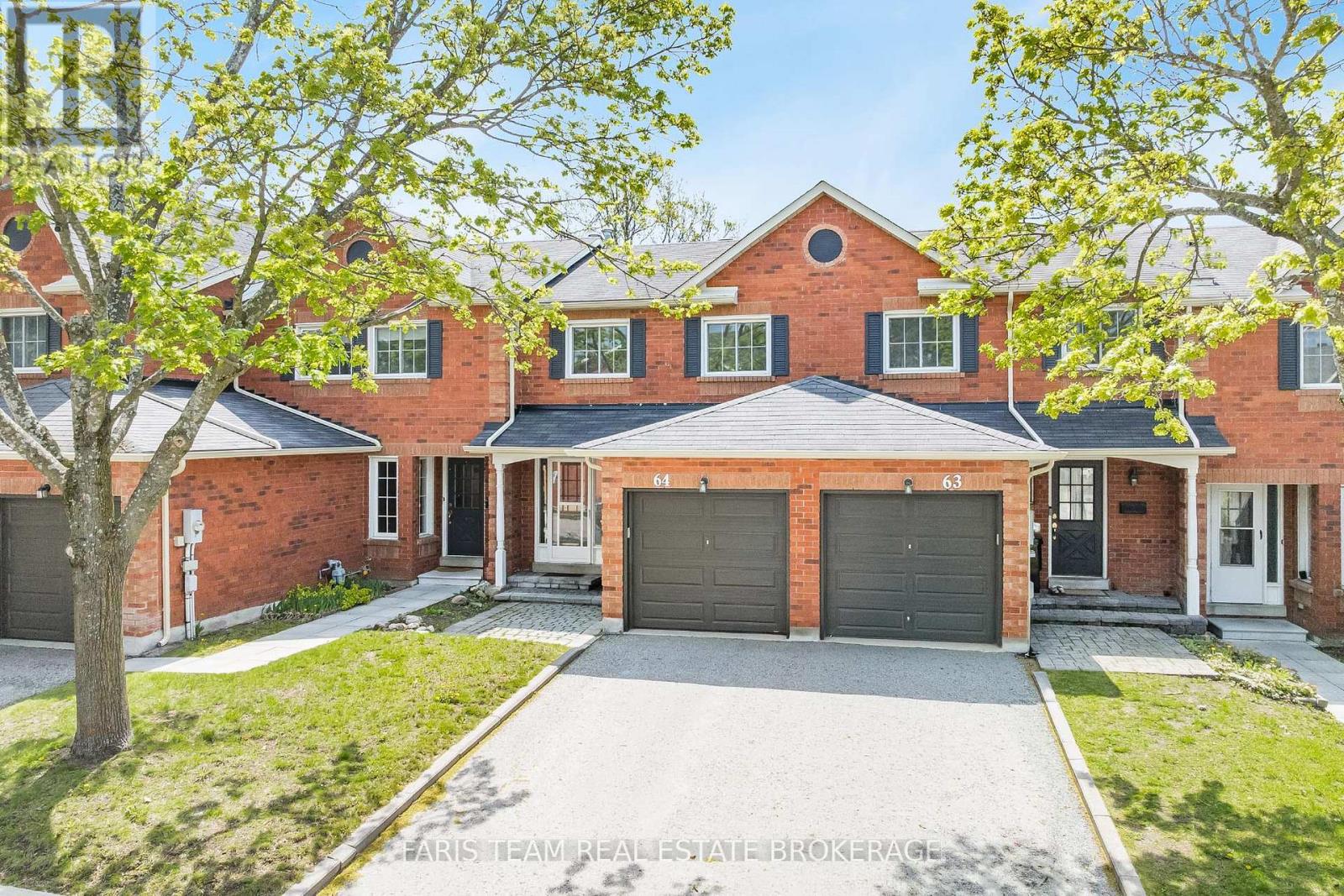 Townhouse at 64 - 165 KOZLOV STREET, Barrie (West Bayfield)