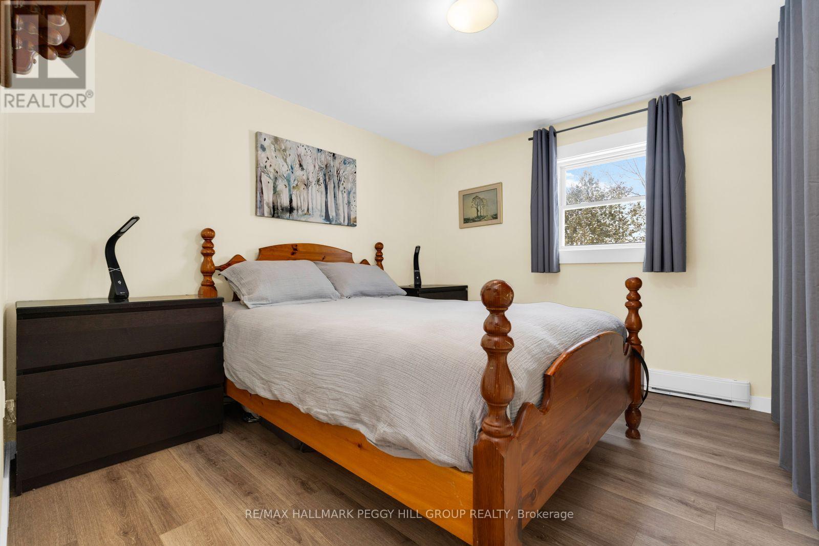 Detached at 5724 PENETANGUISHENE ROAD, Springwater