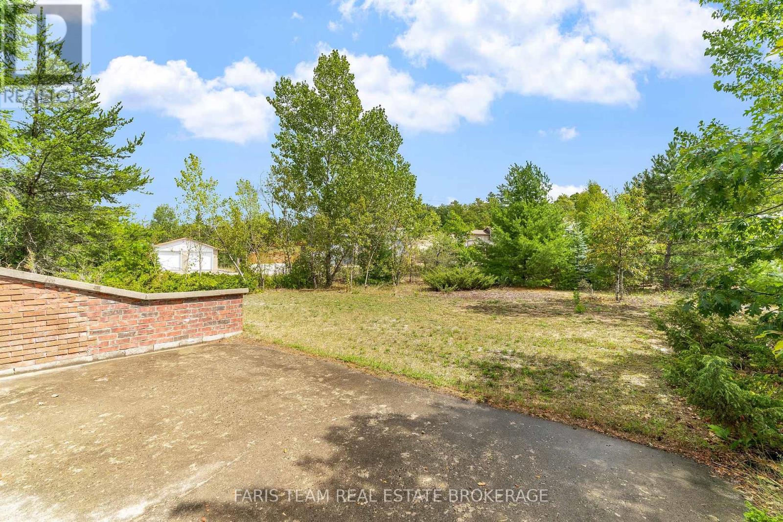Detached at 29 LORRIE CRESCENT, Tiny