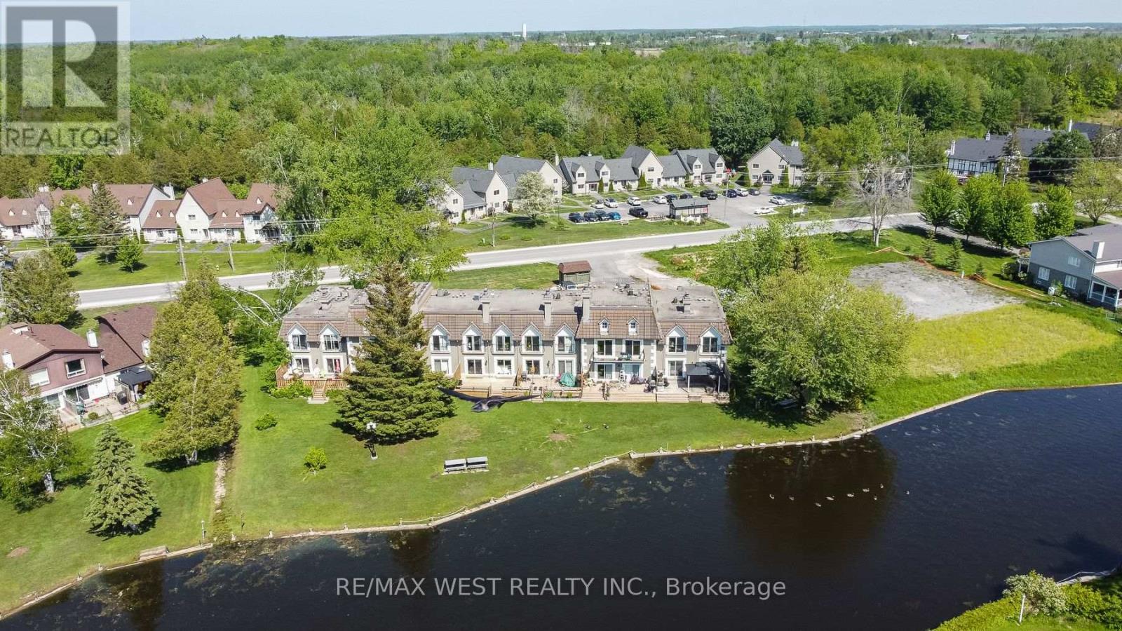 Townhouse at 16 - 60 LAGUNA PARKWAY, Ramara