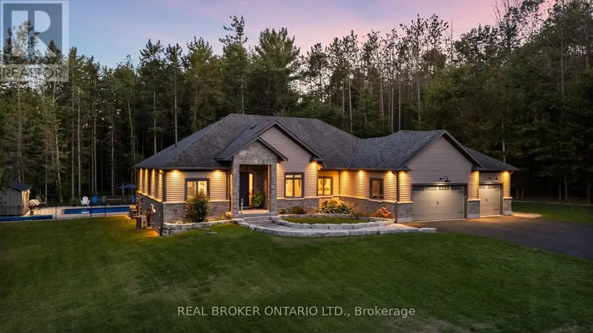 Detached at 49 SYDENHAM TRAIL W, Clearview
