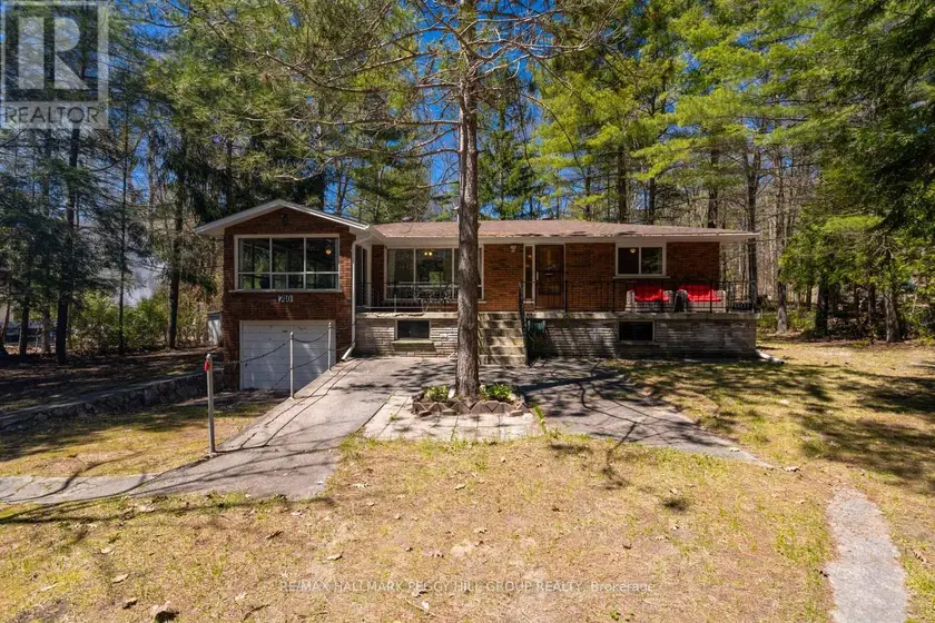 Detached at 740 LAFONTAINE ROAD W, Tiny