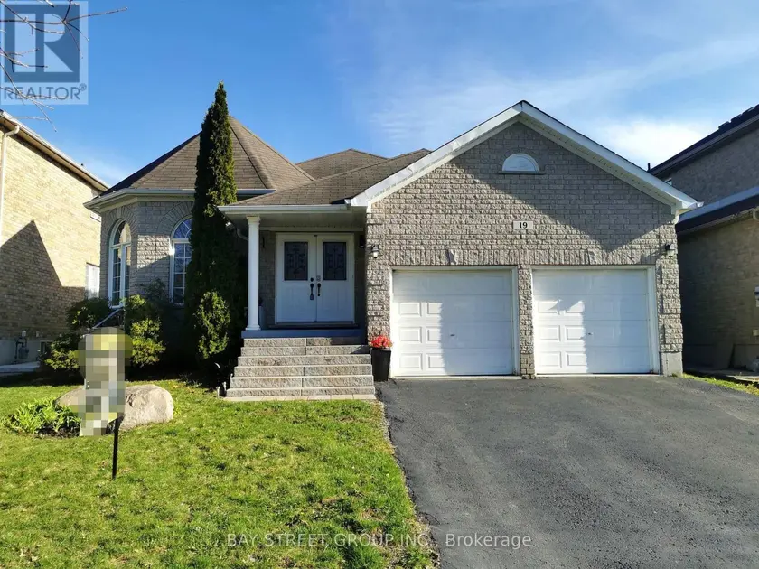 Detached at 19 FALCON CRESCENT, Barrie
