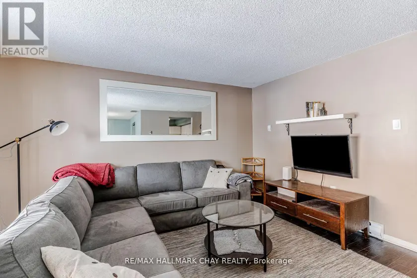 Apartment at 8 - 22 MEADOW LANE, Barrie (Ardagh)