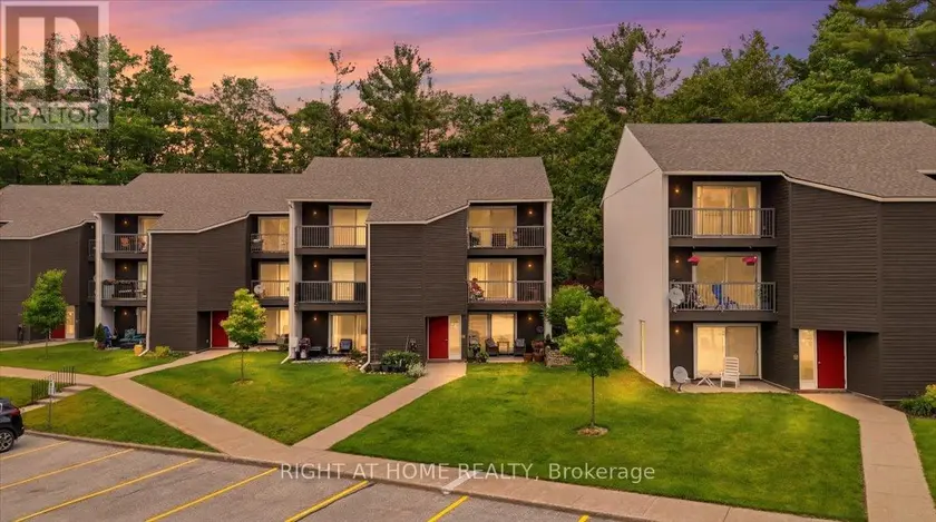 Townhouse at 108 - 1102 HORSESHOE VALLEY ROAD W, Oro-Medonte