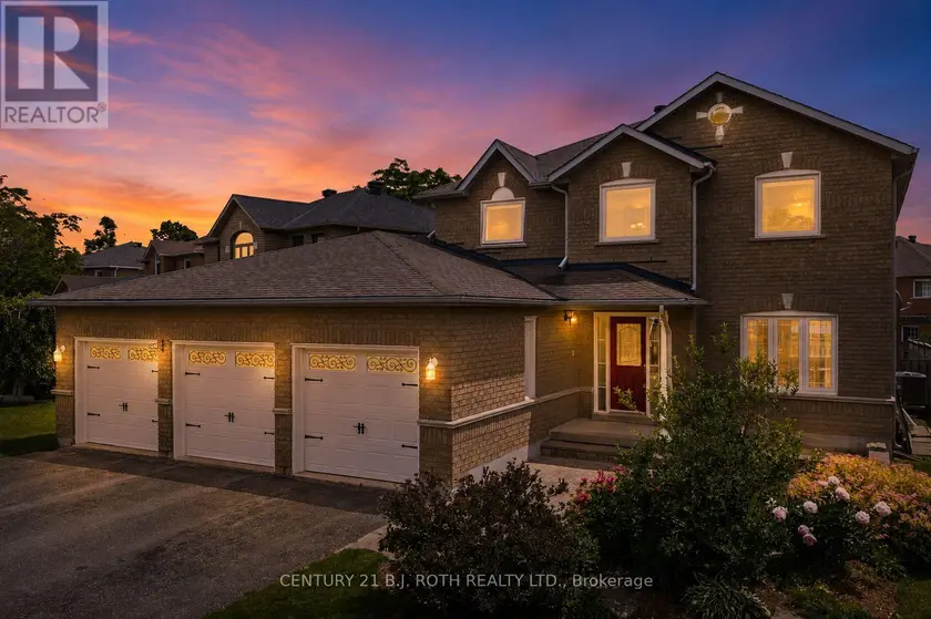 Detached at 31 EMMS DRIVE, Barrie (Holly)