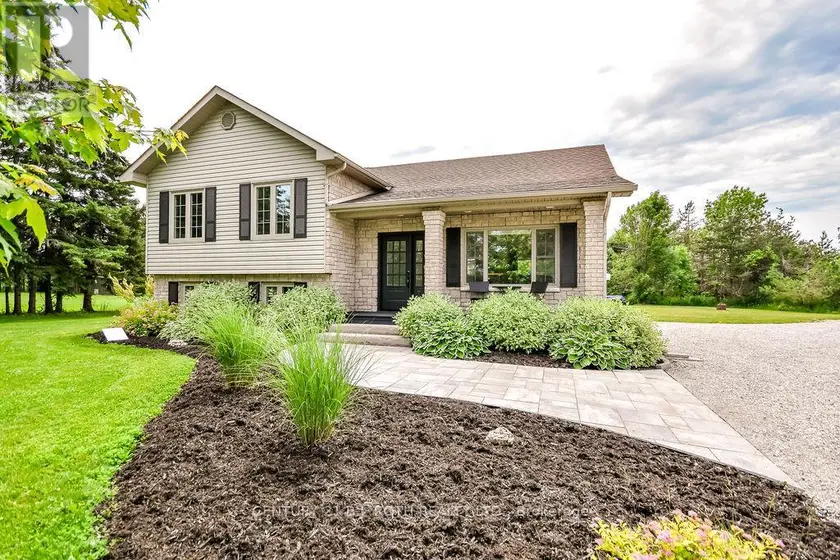 Detached at 70 12 LINE S, Oro-Medonte