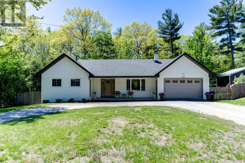 Detached at 214 DESROCHES TRAIL, Tiny