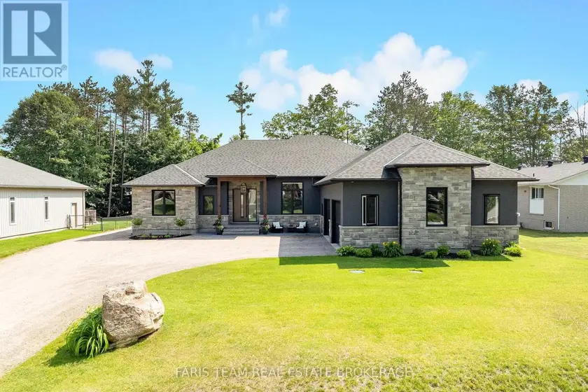 Detached at 7 REYNOLDS ROAD, Tiny