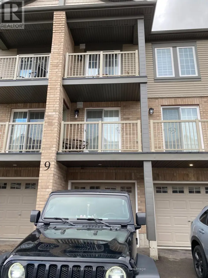 Townhouse at 4 - 9 HAY LANE, Barrie
