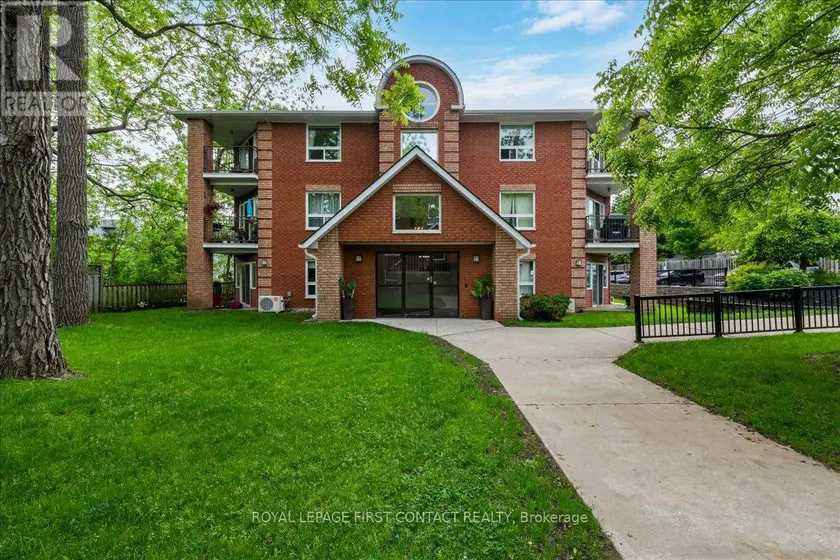 Apartment at 102 - 131 CLAPPERTON STREET, Barrie