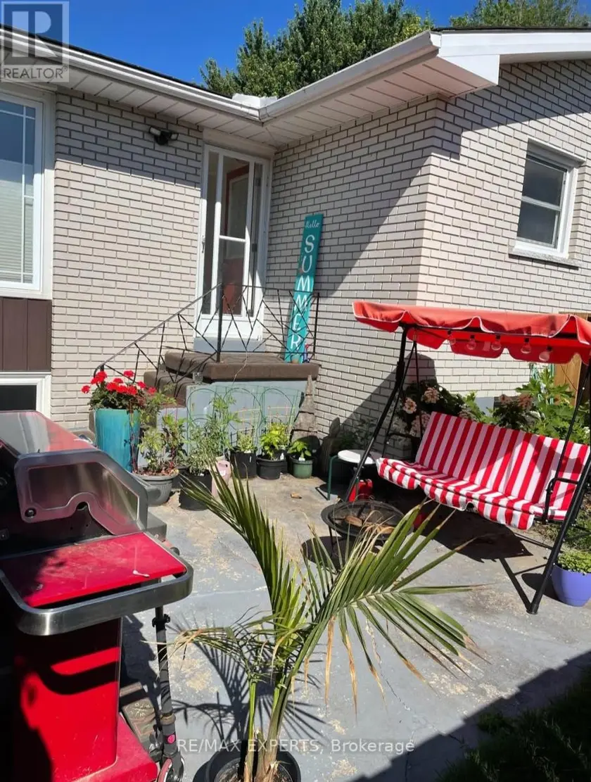 Detached at 7 WILLOW STREET, Collingwood