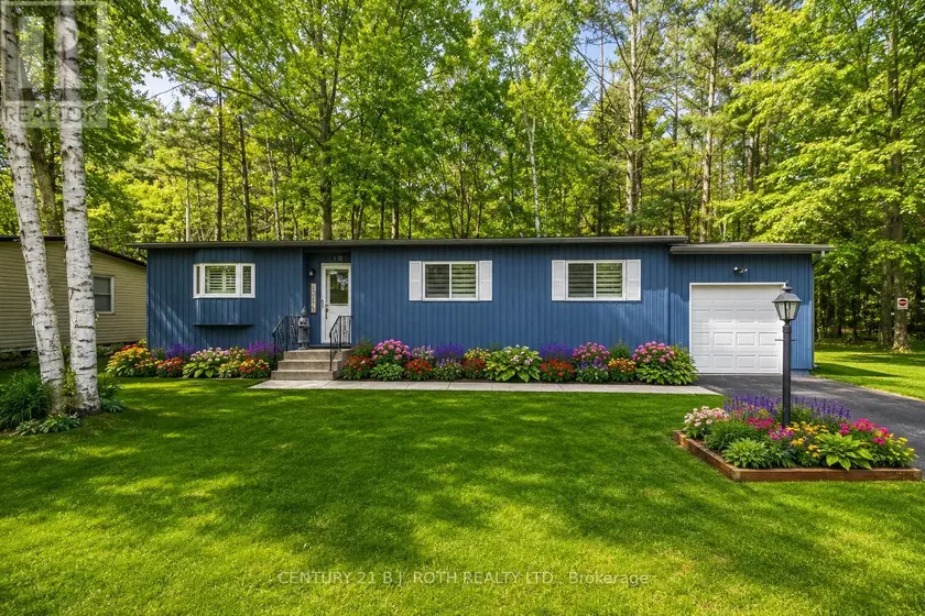 Detached at 10 ALLEN DRIVE N, Wasaga Beach