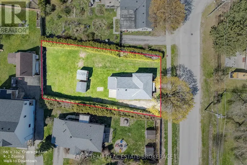 Detached at 32 LORNE AVENUE, Collingwood