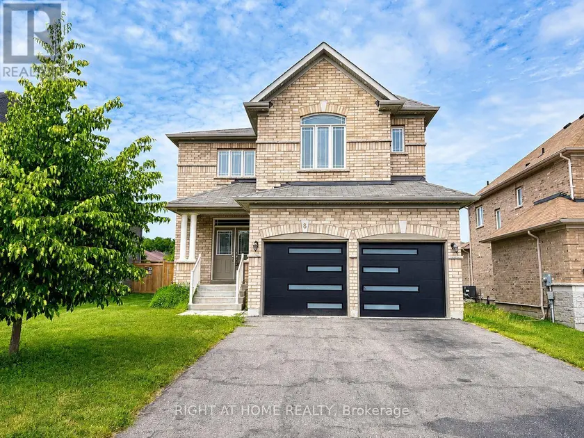 Detached at 8 PEARL STREET, Wasaga Beach