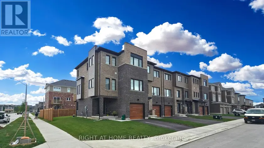 Townhouse at 1 PUMPKIN CORNER CRESCENT, Barrie