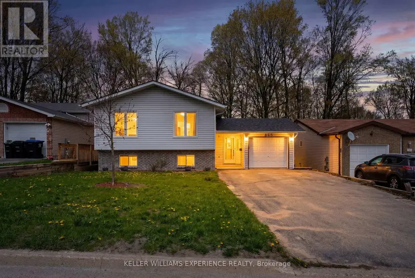 Detached at 645 BAYVIEW DRIVE, Midland
