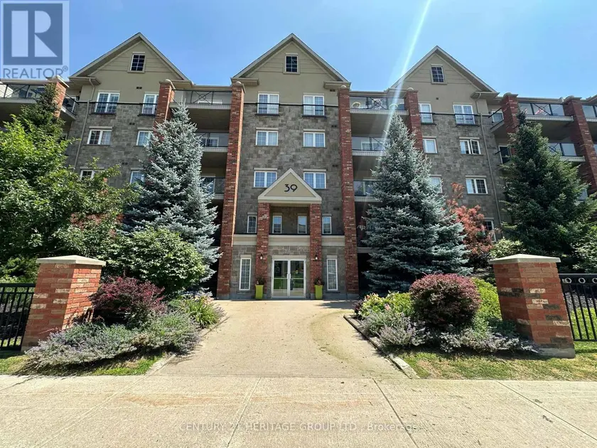 Apartment at 203 - 39 FERNDALE DRIVE S, Barrie