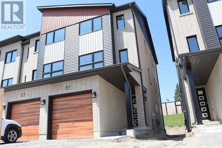 Townhouse at 61 FLAN BOULEVARD, Barrie