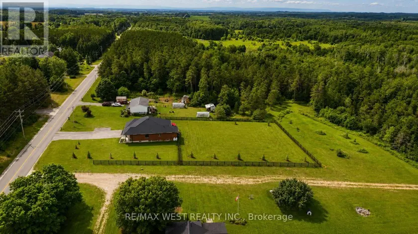 Detached at 4098 CONCESSION 12 SUNNIDALE ROAD, Clearview